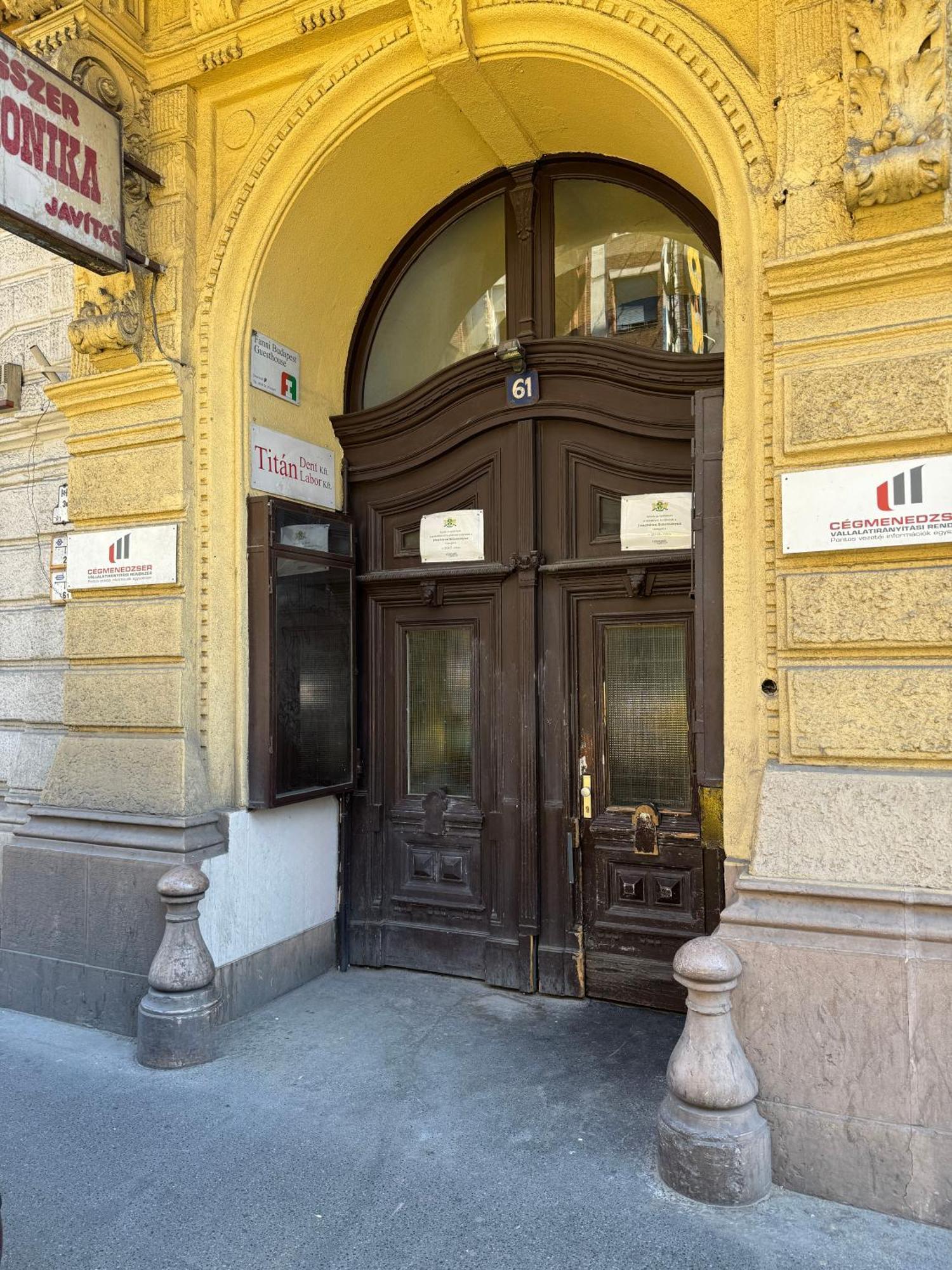 Spacious 4 Bdr, 4 Bthr In The Center Of * Budapeszt