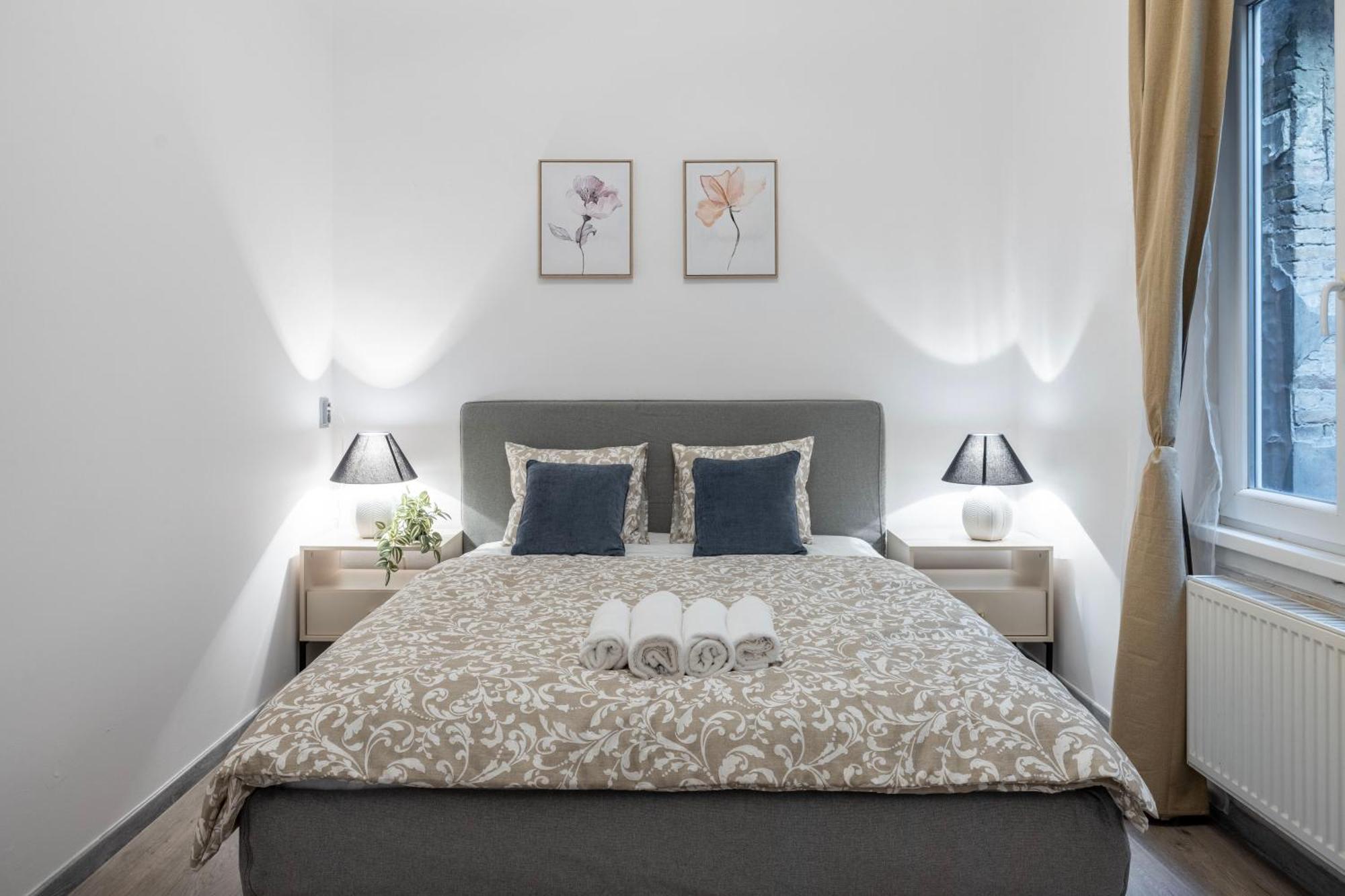 Apartament Spacious 4 Bdr, 4 Bthr In The Center Of *